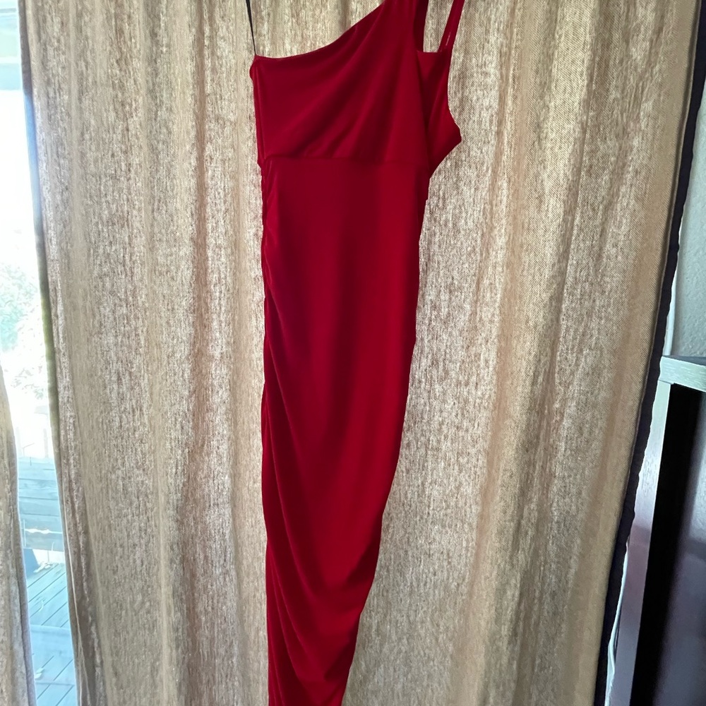 The Fashion Poet RED One Shoulder Ruched Modi Dress - Size S